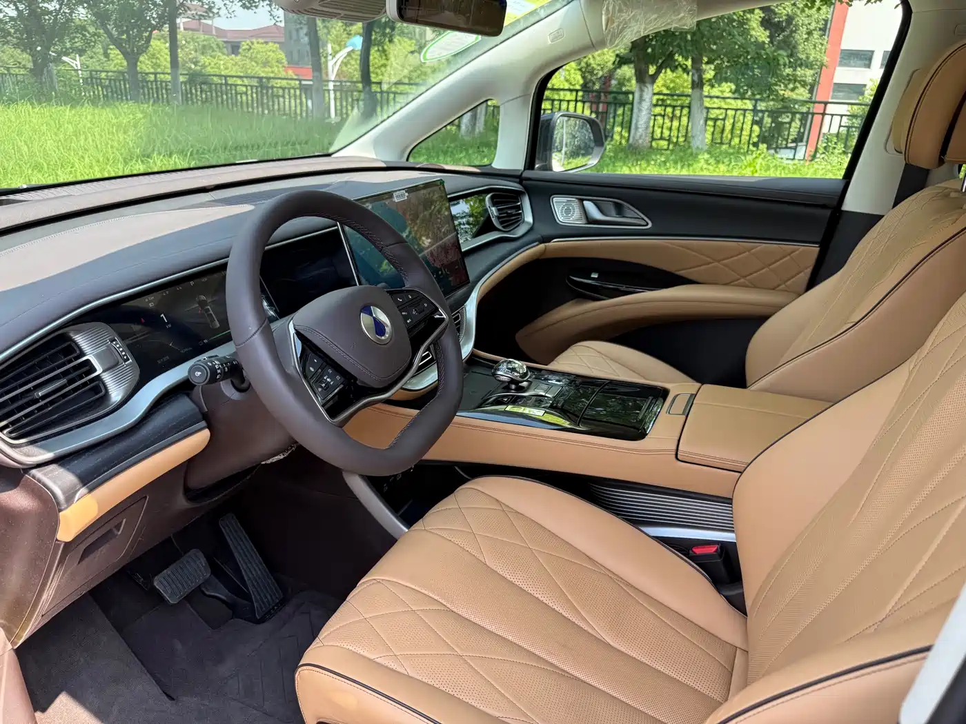 Denza D9 2024 EV 600 AWD Flagship фото 7