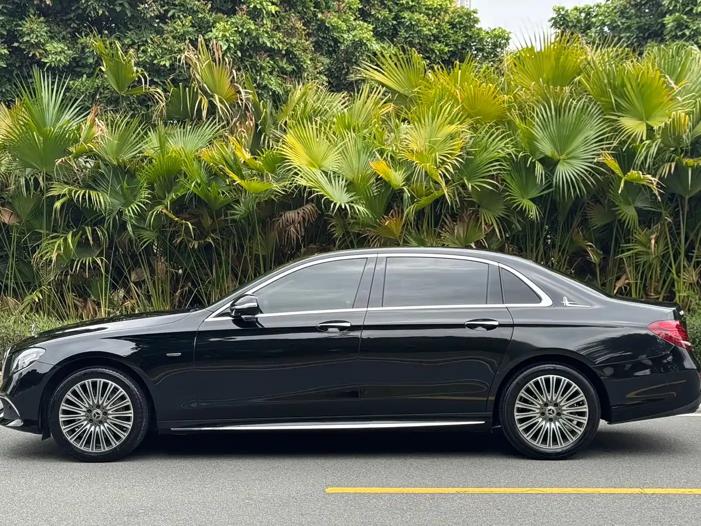 Mercedes-Benz E-Class 2020 Facelift E 300 L Sport Exclusive фото 14