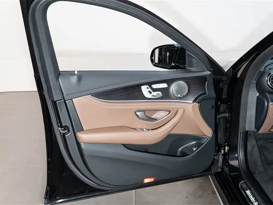Mercedes-Benz E-Class 2022 E 300 L Sport Luxury фото 13