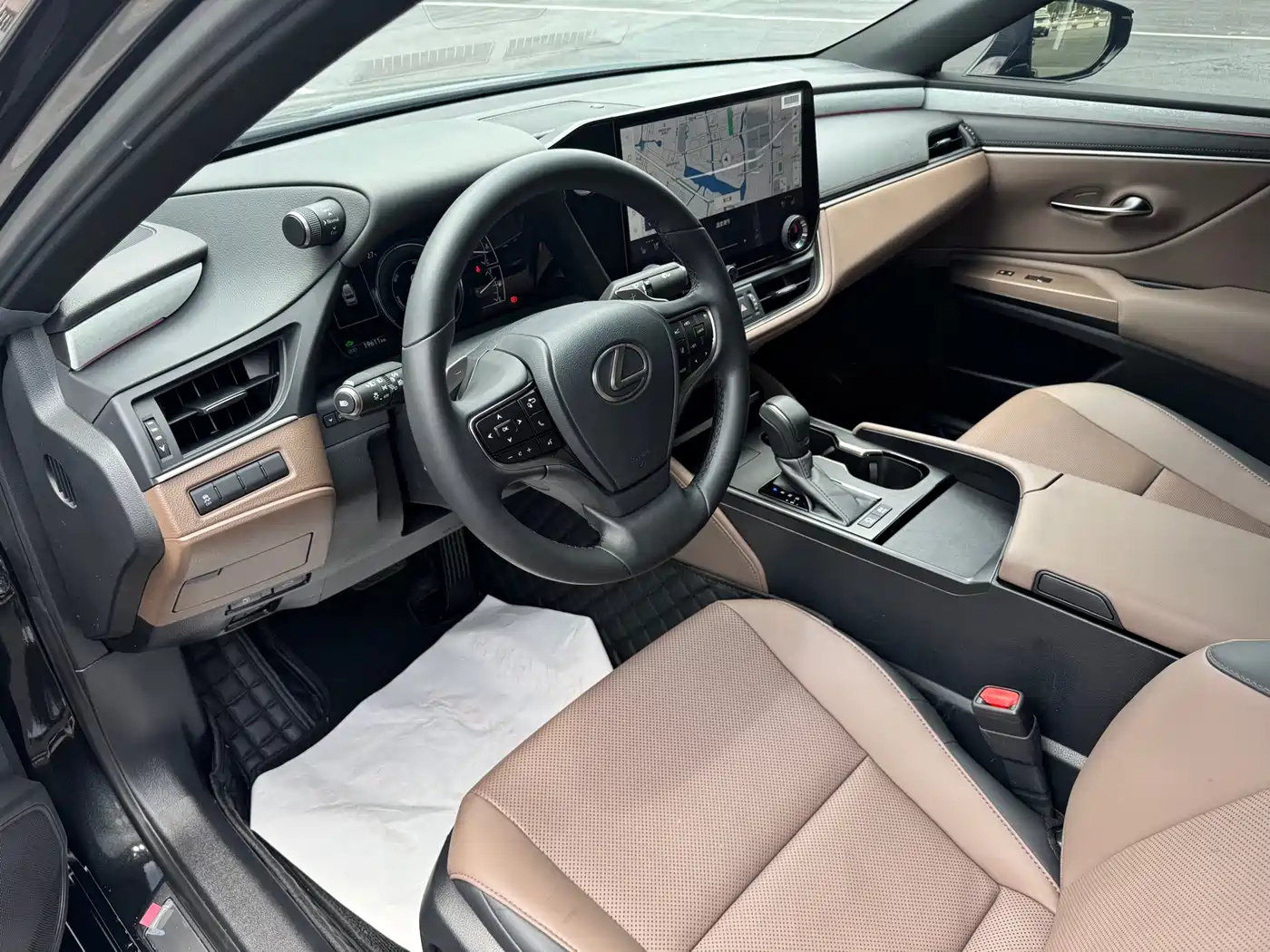 Lexus ES 2026 2025 300h Ultimate Edition
