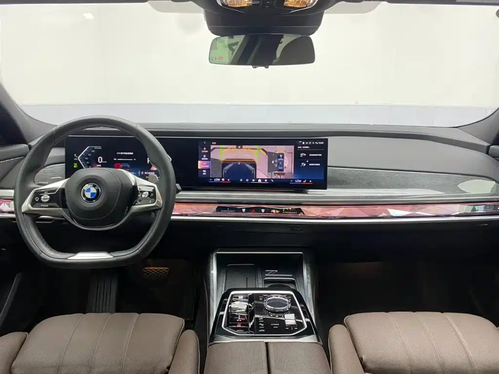 BMW 7-SERIES