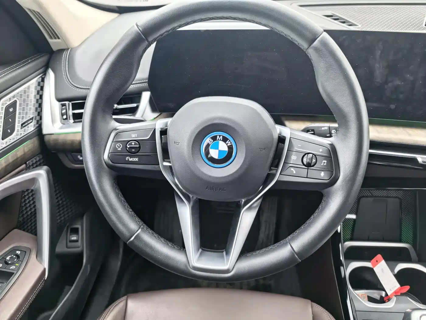 BMW iX1 2023 xDrive30L X Design Package фото 12