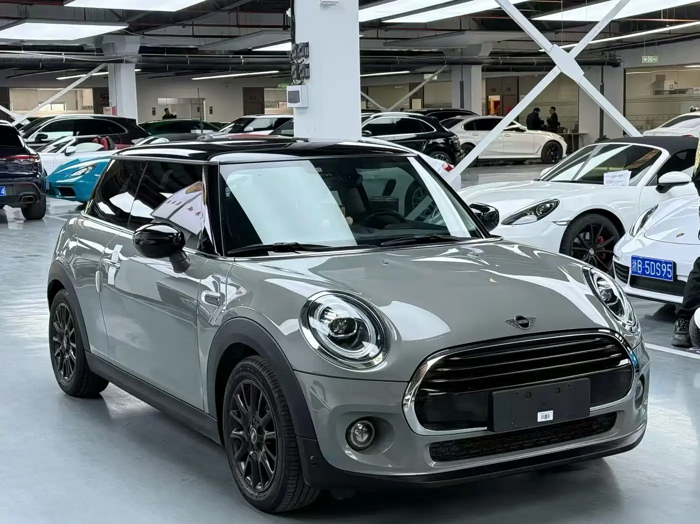 MINI 2020 1.5T COOPER Classic 3-Door Exclusive Edition фото 3