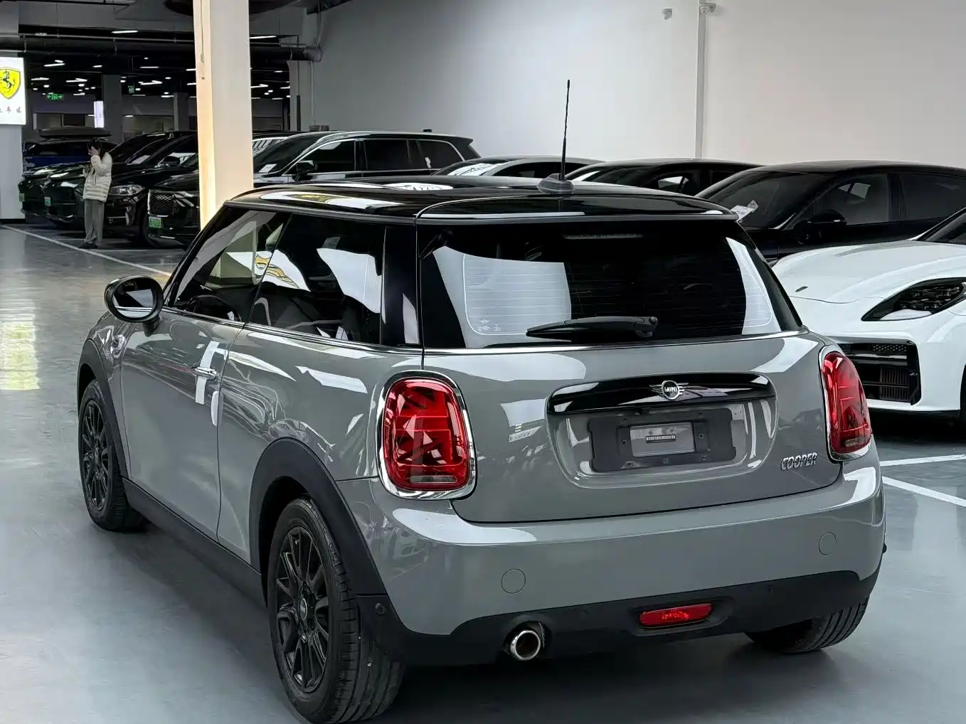 MINI 2020 1.5T COOPER Classic 3-Door Exclusive Edition фото 7