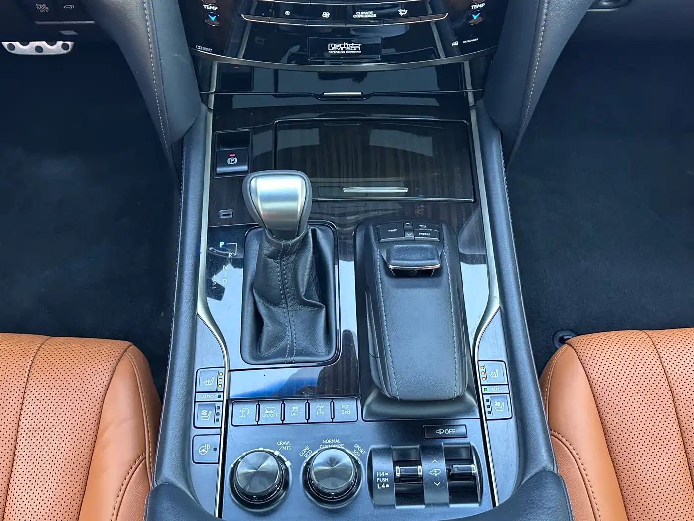 Lexus LX 2017 570 Peak Special Limited Edition фото 19
