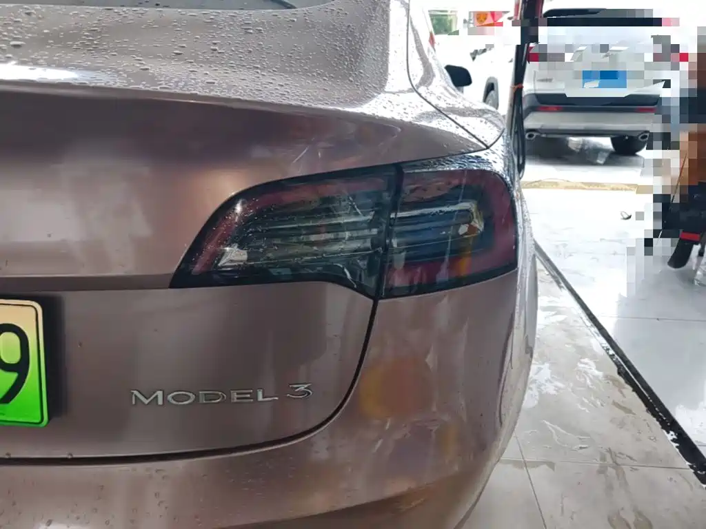 Фото 8 - Tesla Model 3