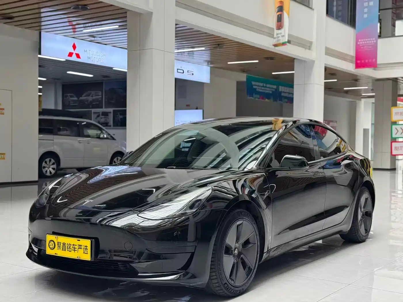 TESLA MODEL 3
