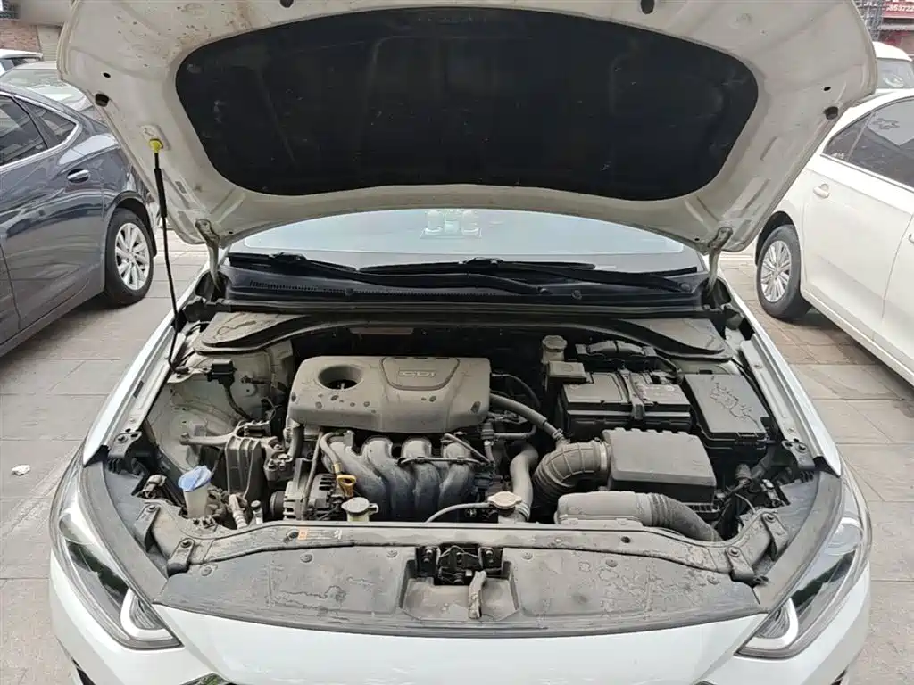 Hyundai Elantra 2016 Model 1.6L Automatic Smart Elite фото 20