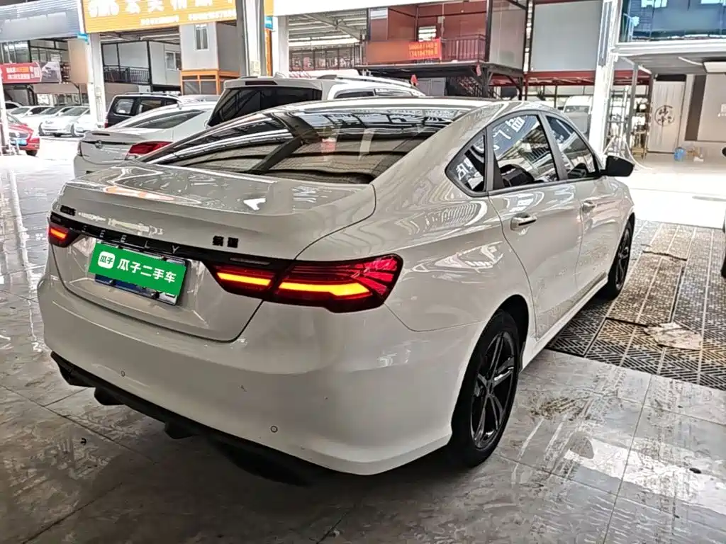 Фото 5 - Geely Binrui
