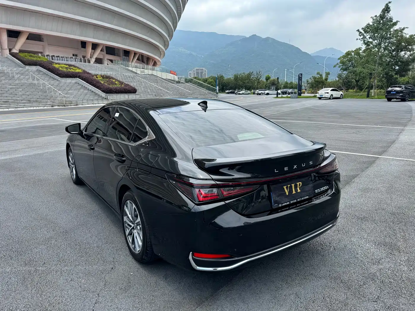 Lexus ES 2026 2025 300h Ultimate Edition
