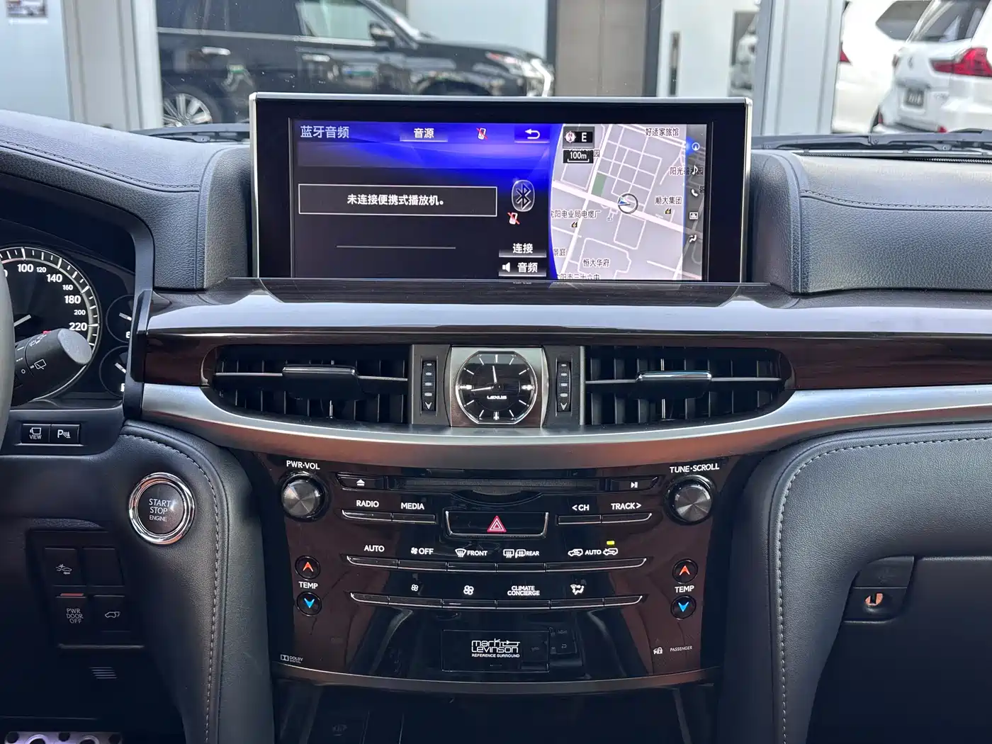 Lexus LX 2017 570 Peak Special Limited Edition фото 18
