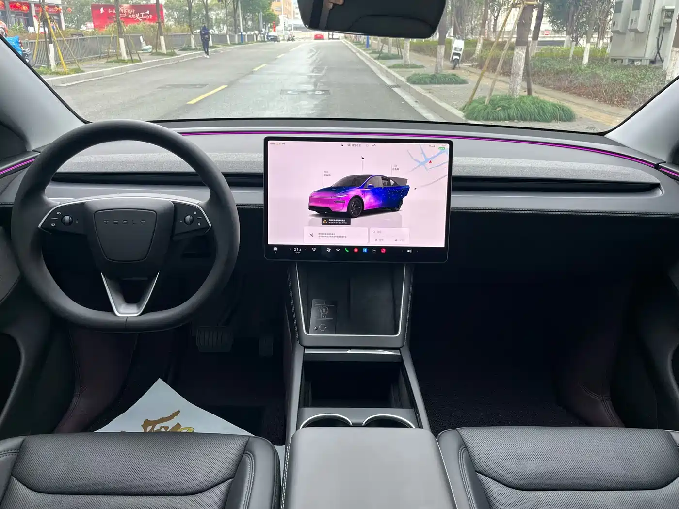 TESLA MODEL Y
