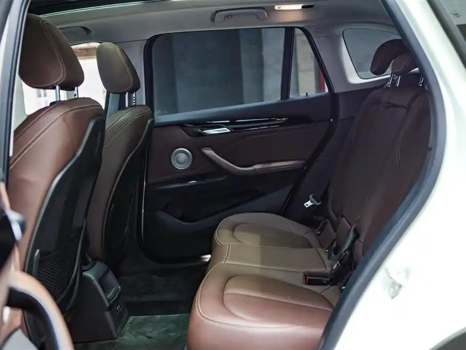 BMW X1 2022 sDrive20Li Fashion фото 18
