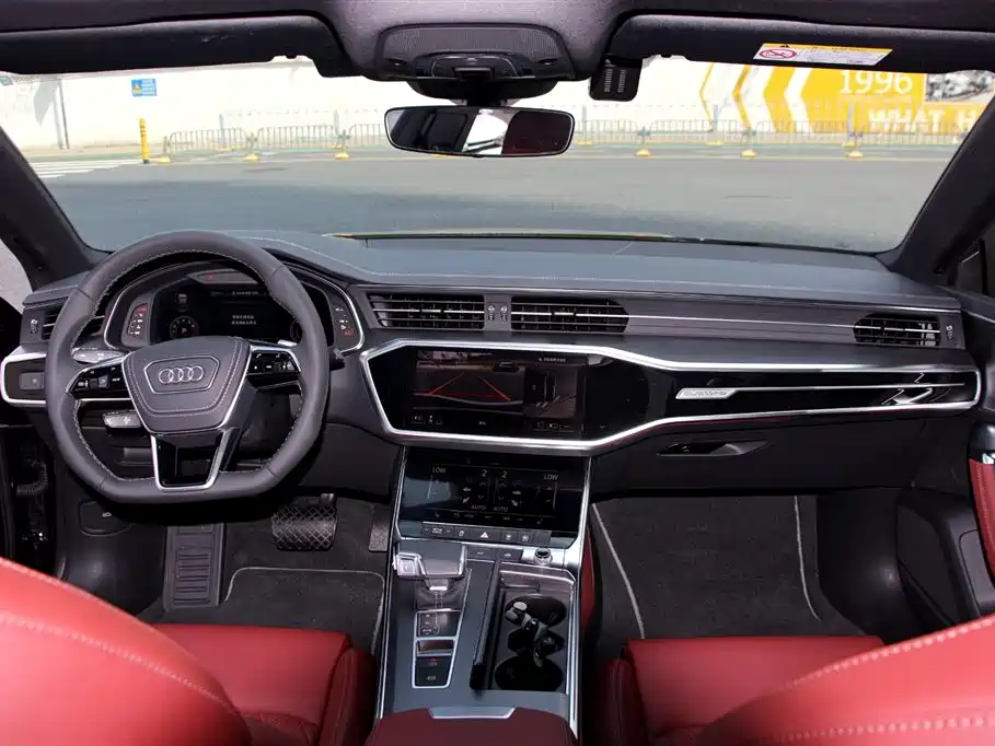 Audi A7L 2024 45 TFSI quattro S-line Black Warrior Edition фото 11