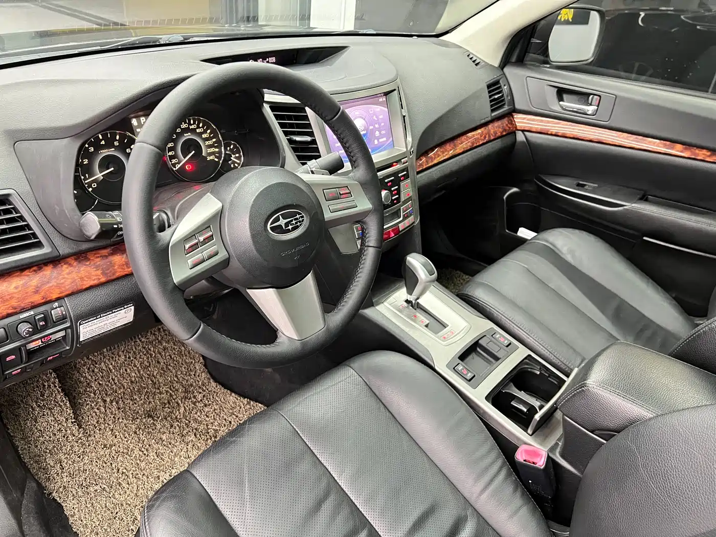 Subaru Legacy 2010 2.5i Luxury Navigation Edition фото 7