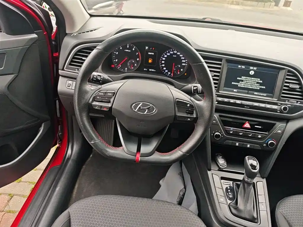 Hyundai Elantra 2018 1.4T DCT Dynamic·Vitality Model фото 11