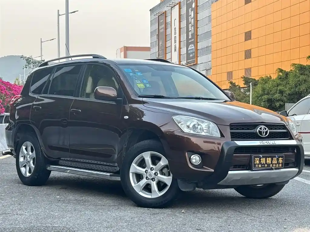 Toyota RAV4 Rongfang 2011 2.0L Automatic Classic Edition фото 3