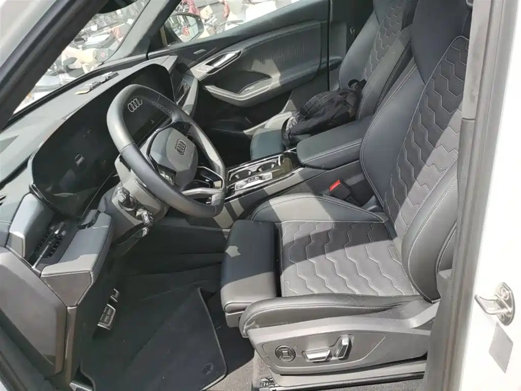 Audi Q6L e-tron 2025 Model Pioneer Edition фото 22