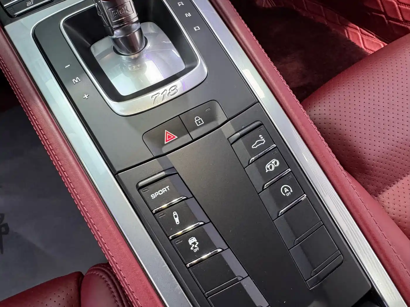 Porsche 718 2018 Cayman 2.0T фото 8