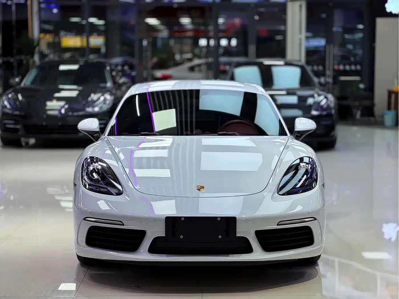 Porsche 718 2018 Cayman 2.0T фото 2