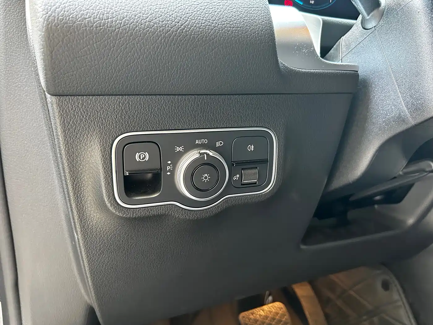 Mercedes-Benz GLB 2023 GLB 220 4MATIC фото 15