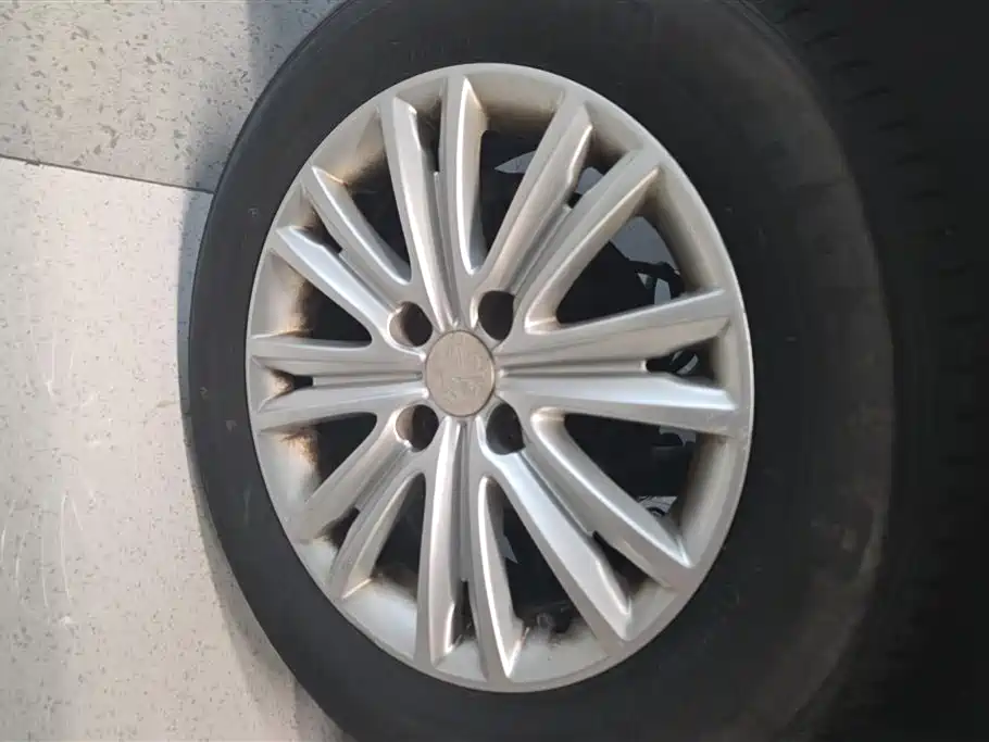 Peugeot 301 2014 1.6L Automatic Comfort Edition фото 6