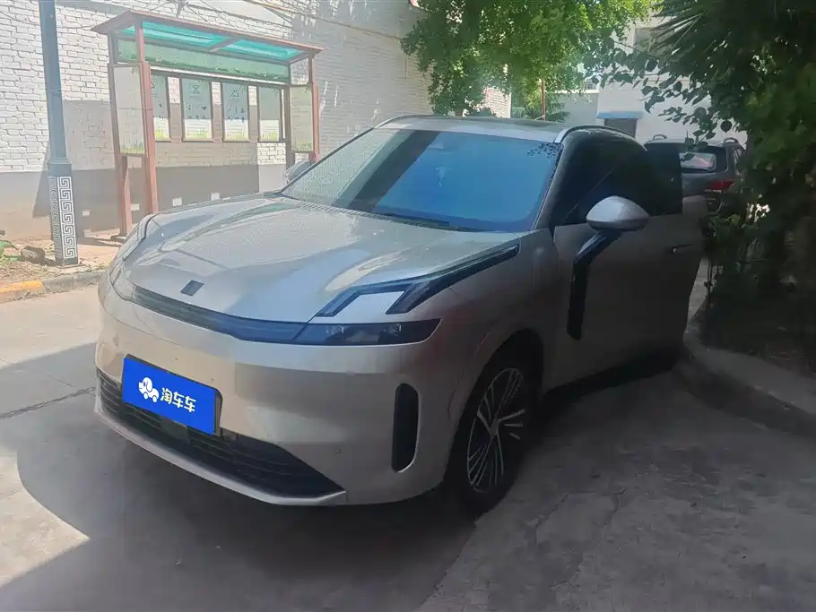 Lynk & Co 08 EM-P 2025 120km Long Range Pro