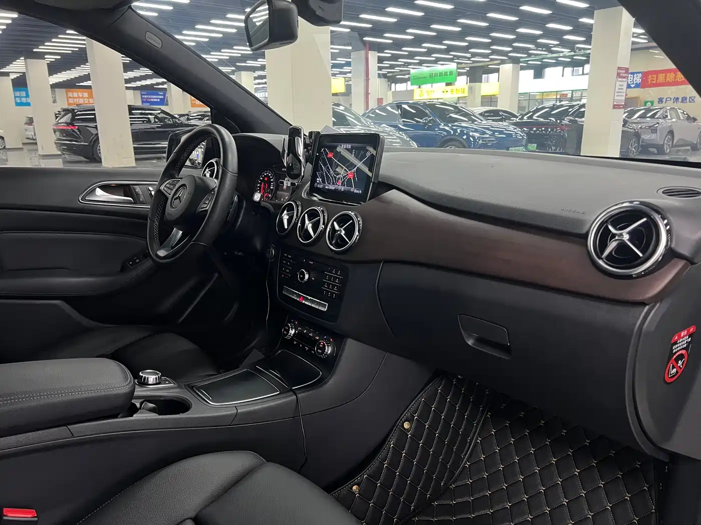 Mercedes-Benz B-Class 2017 B 200 Luxury фото 11