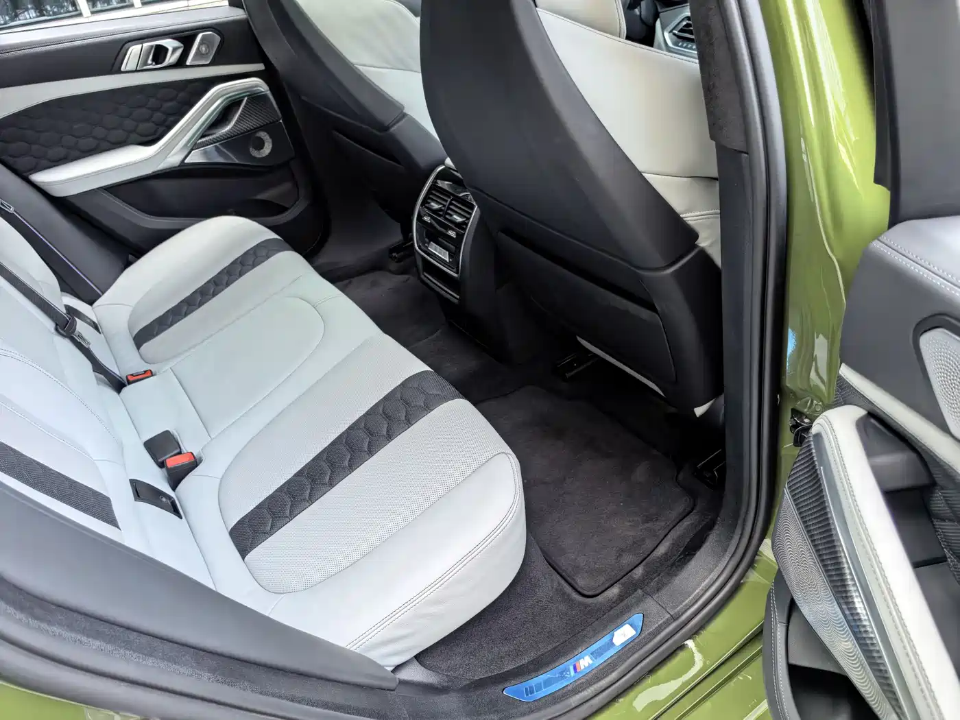 BMW X6 M 2022 X6 M фото 32