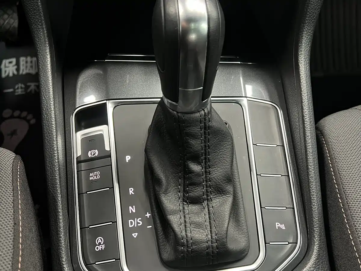Volkswagen Golf Sportsvan 2016 230TSI Automatic Progressive фото 9