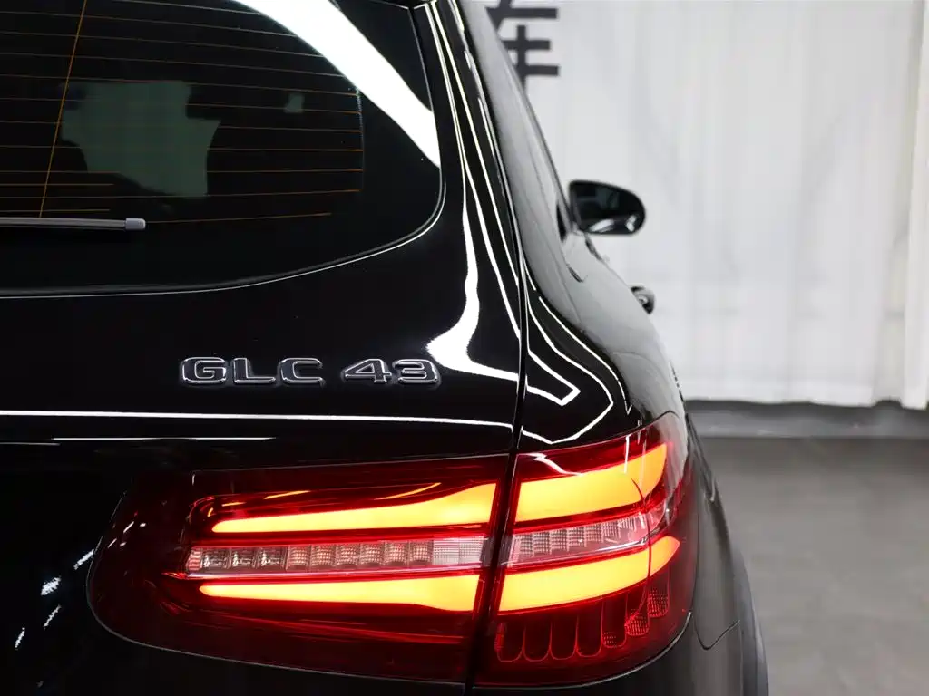 Mercedes-Benz GLC AMG 2017 AMG GLC 43 4MATIC фото 24
