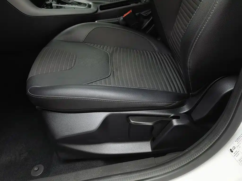 Фото 20 - Ford Focus