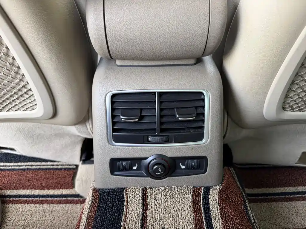 Photo 9 - Audi A6L