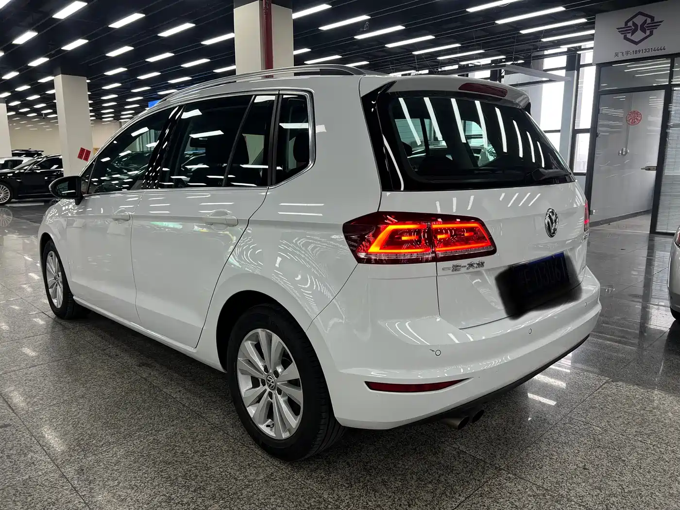 Volkswagen Golf Sportsvan 2016 230TSI Automatic Progressive фото 16