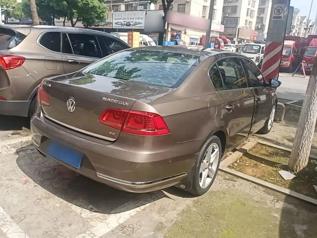 Volkswagen Magotan 2015 Facelift 1.8TSI Premium фото 7