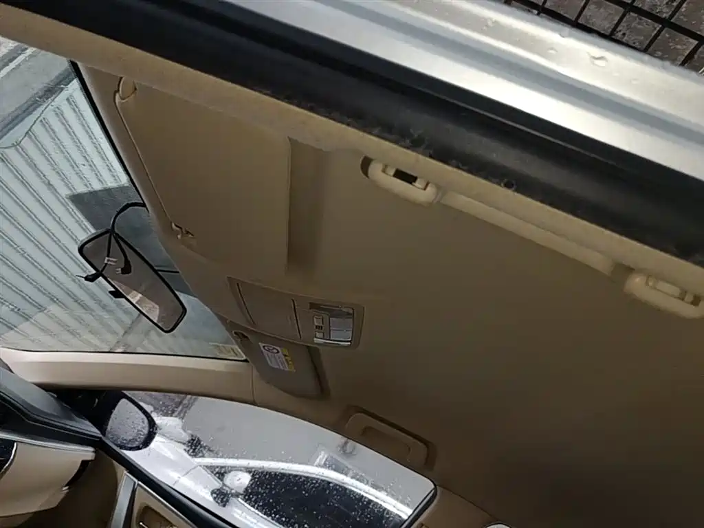 Toyota Corolla 2017 1.6L CVT GL фото 18