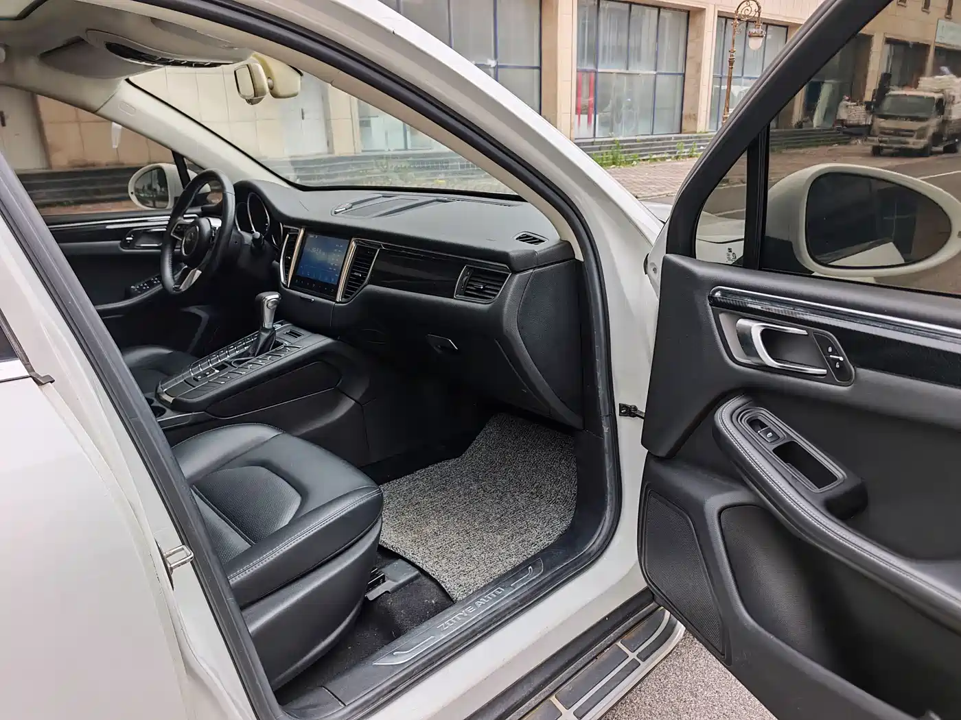 Zotye SR9 2018 2017 2.0T Auto Ultimate Light Edition
