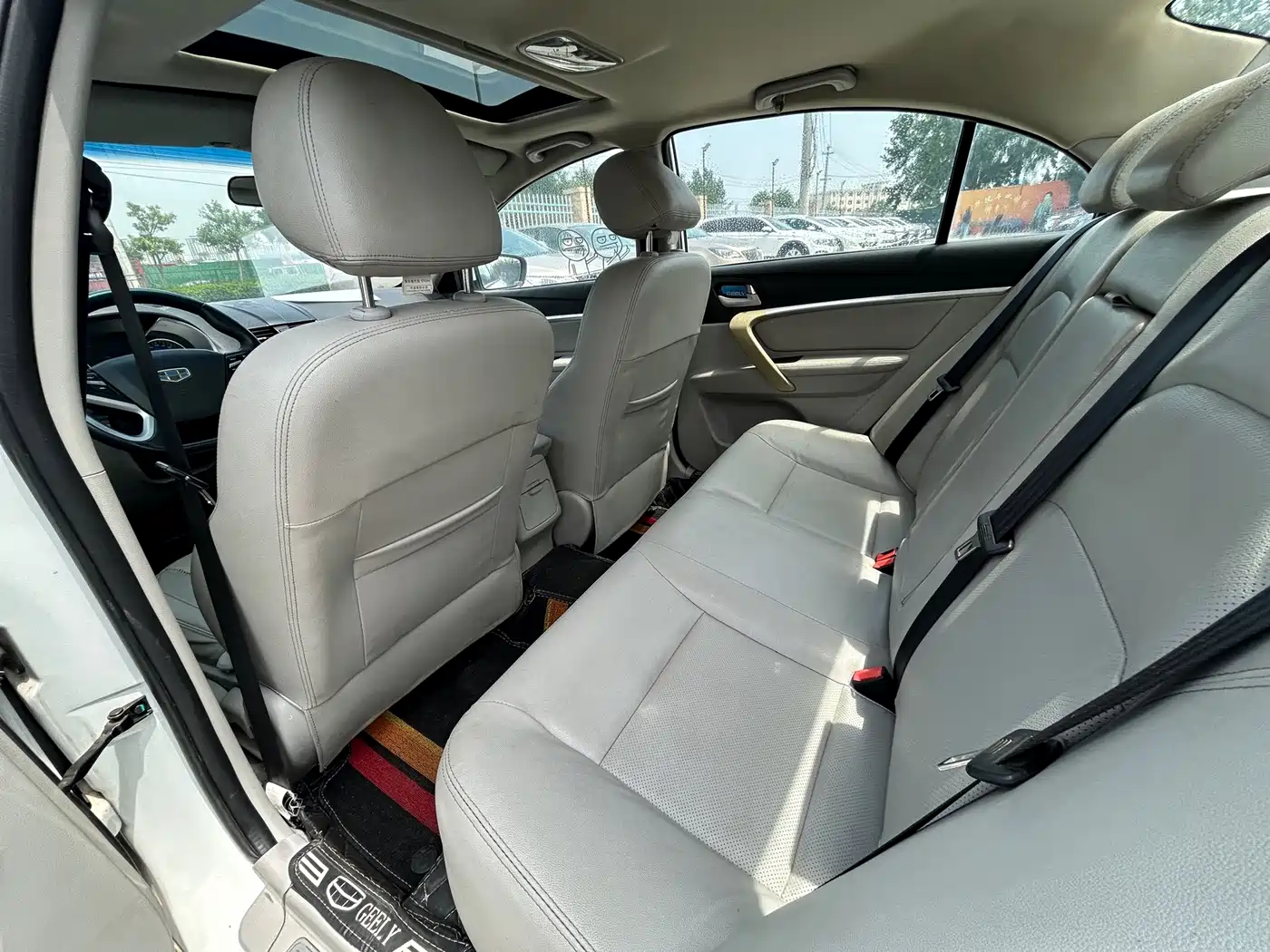 Geely Emgrand 2015 2015 Sedan 1.5L CVT Upward Edition