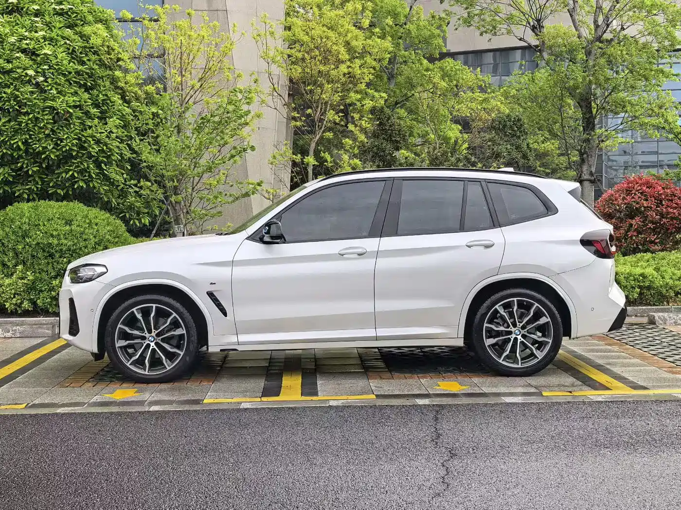 BMW X3 2022 xDrive30i Leading M Night Package фото 3
