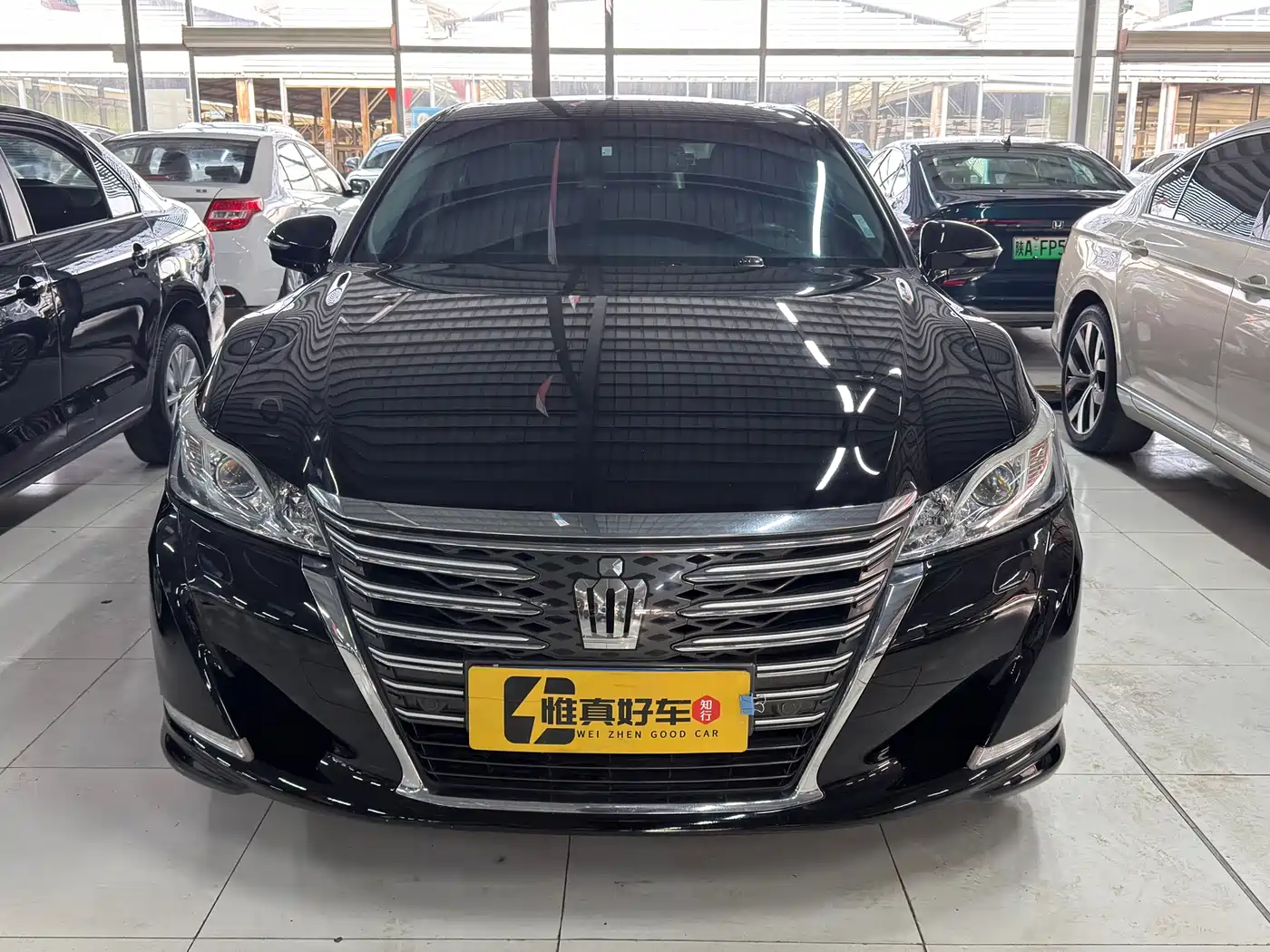 Toyota Crown 2015 2.0T Fashion фото 2
