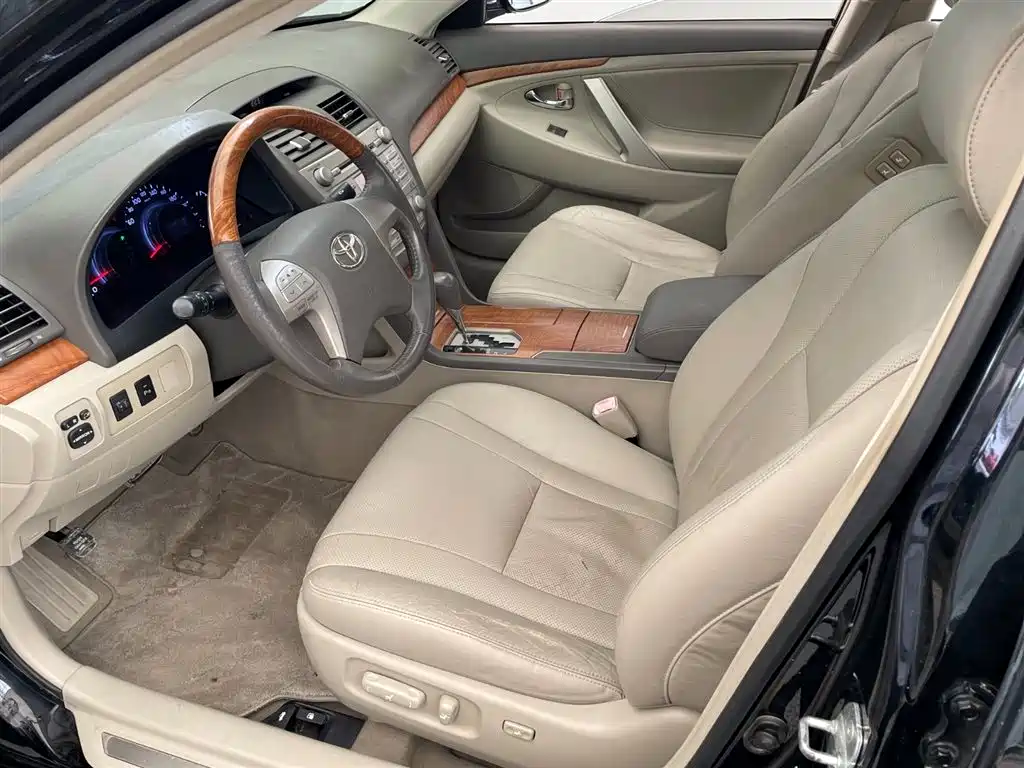 Toyota Camry 2011 240G Classic Anniversary Edition фото 6