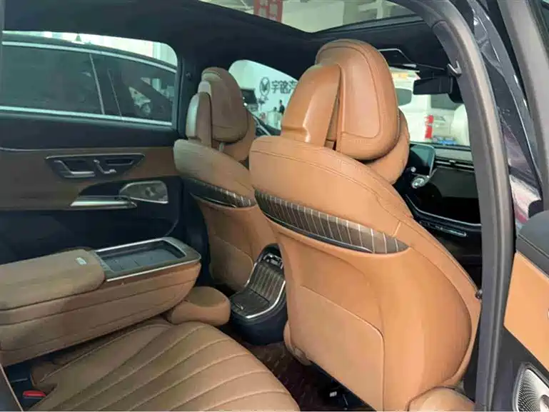 Mercedes-Benz E-Class 2024 Model E 300 L Luxury фото 5