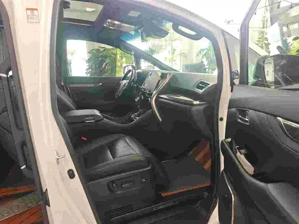 Toyota Vellfire 2020 Twin Engine 2.5L HV Premium Edition фото 8