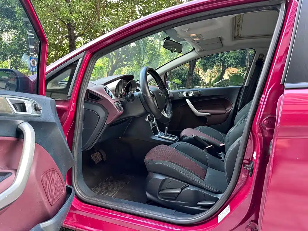 Ford Fiesta 2012 2011 Hatchback 1.5L Automatic Fashion