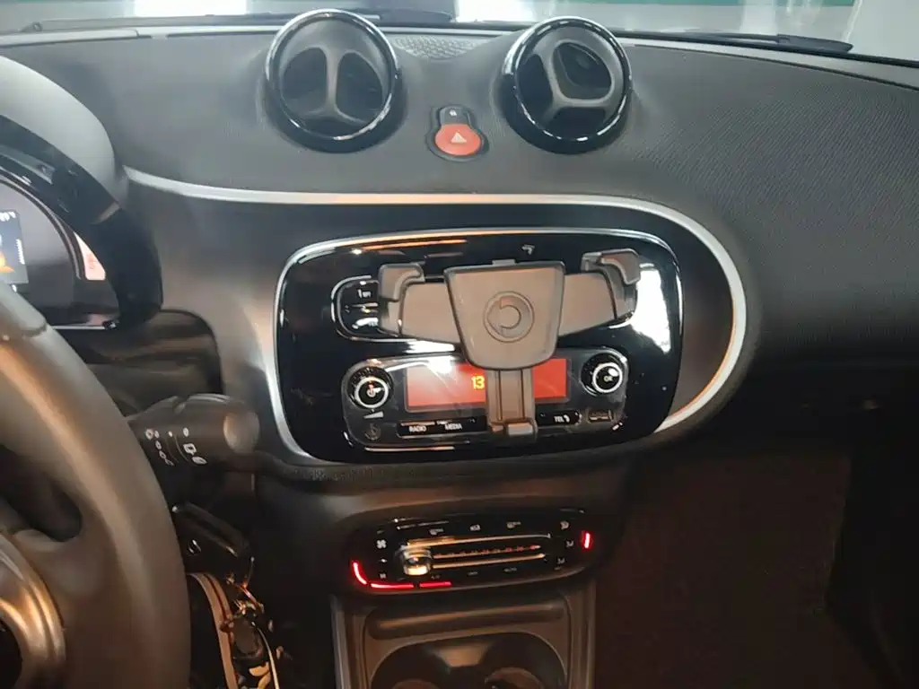 smart forfour 2018 2018 1.0L 52kW Passion Edition