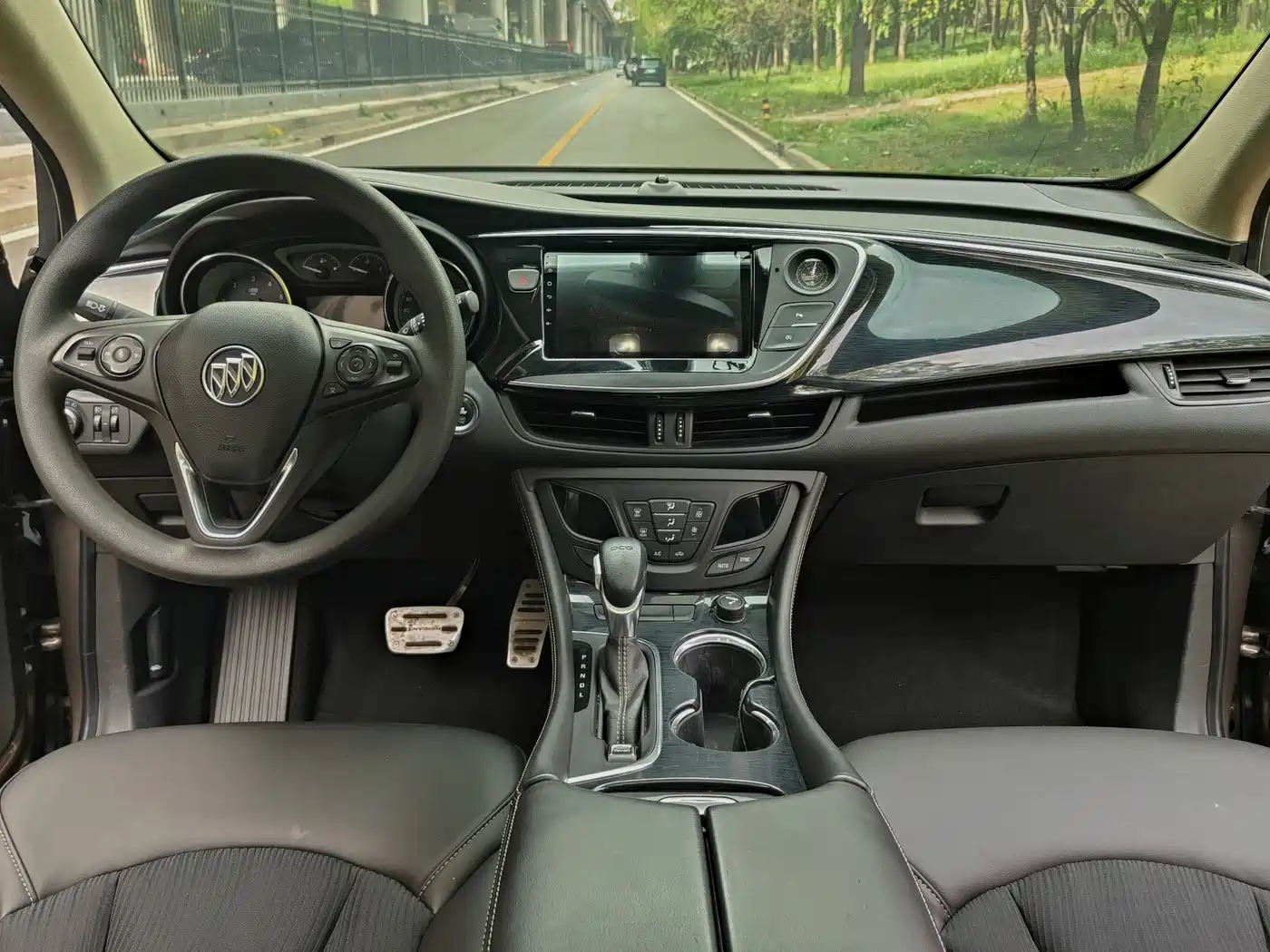 Buick Envision Plus 2016 20T 2WD Leading фото 2