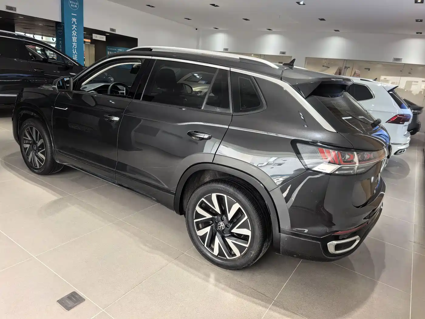 Volkswagen Tayron 2023 330TSI 2WD R-Line High-Performance Edition фото 8