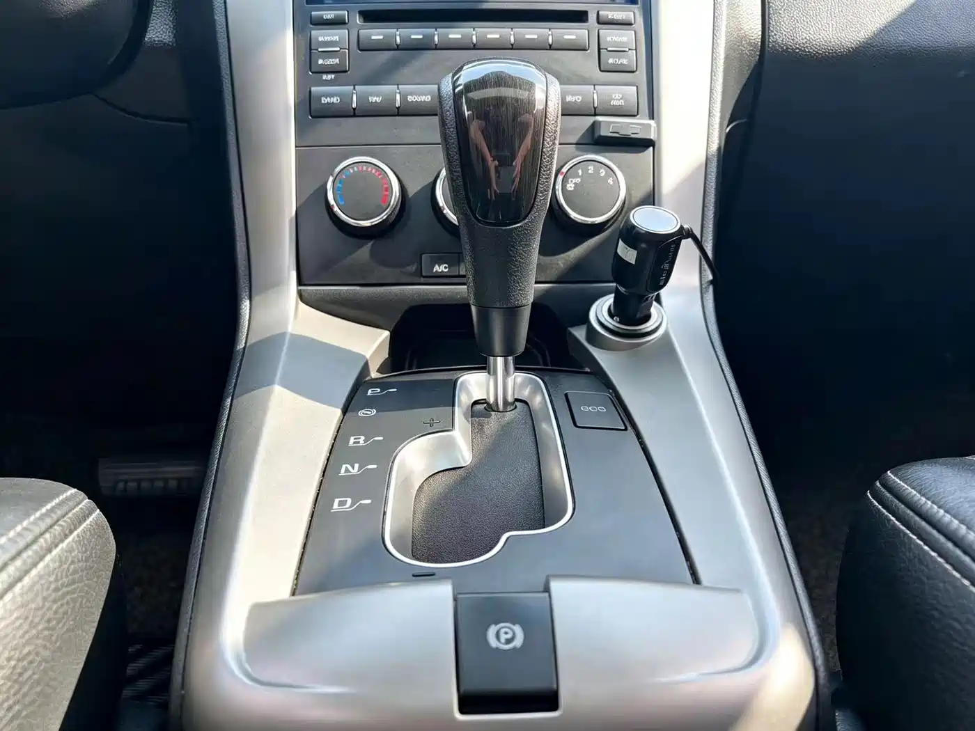 Chevrolet Captiva 2015 2.4L 2WD Urban Edition 7-seater фото 14