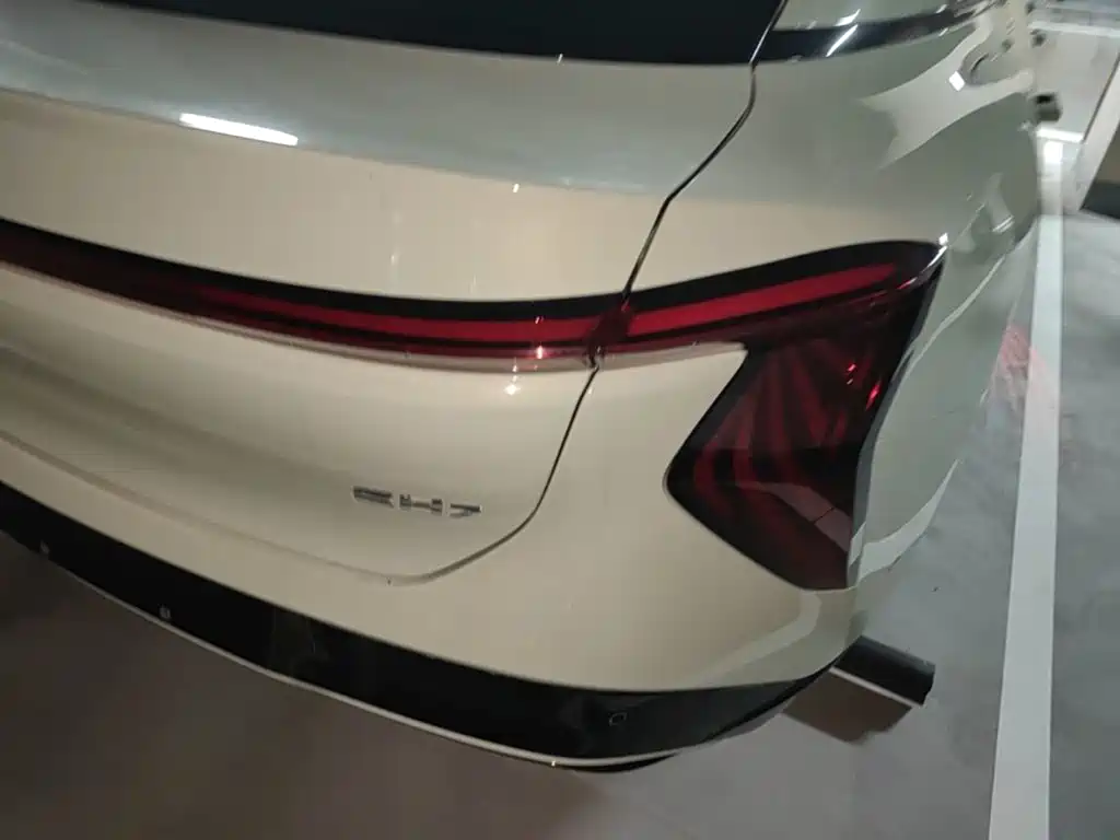 Hongqi EH7 2026 2025 690 Smart Selection Edition