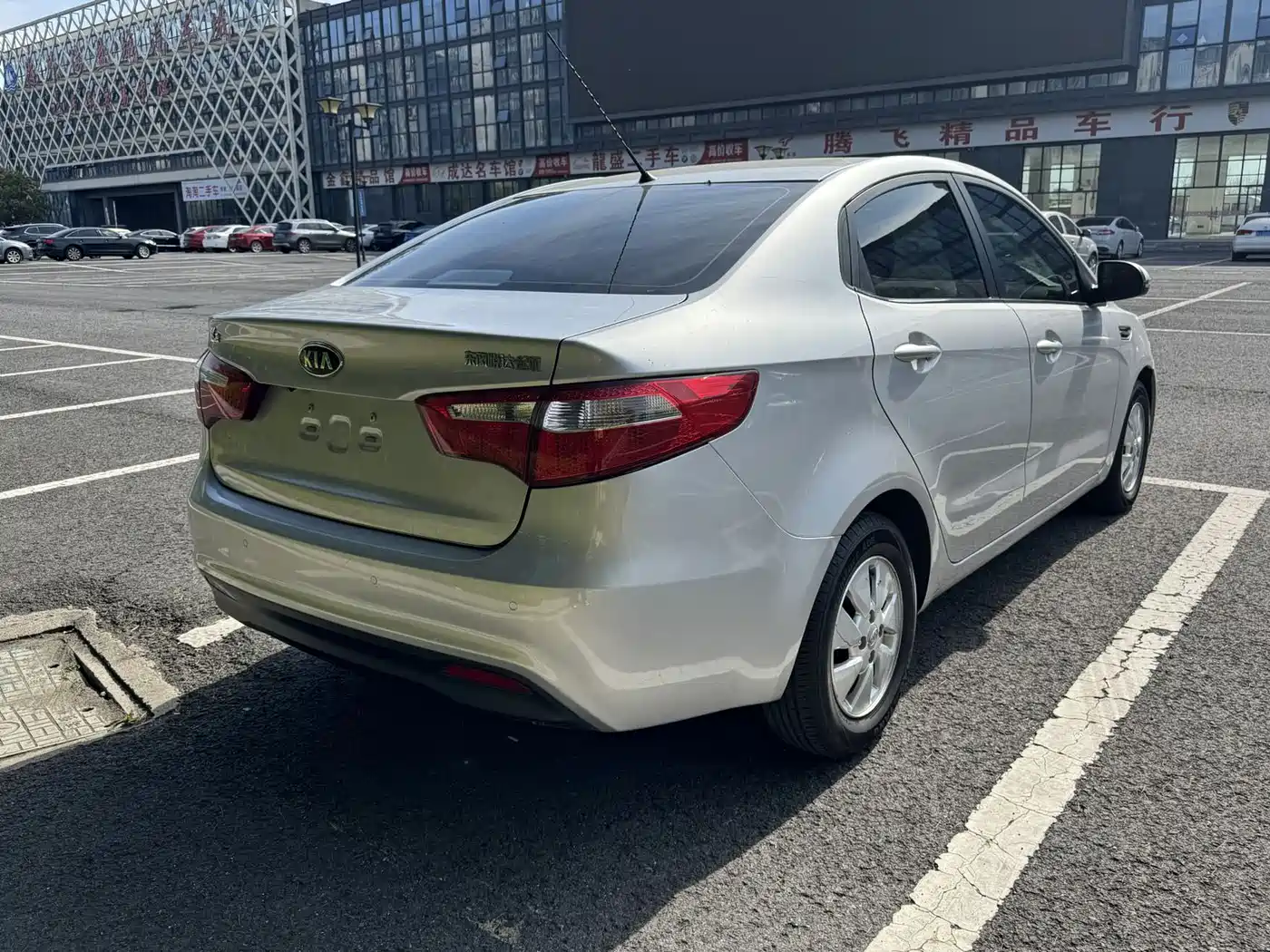 Kia K2 2011 Sedan 1.4L AT Premium ECO фото 5